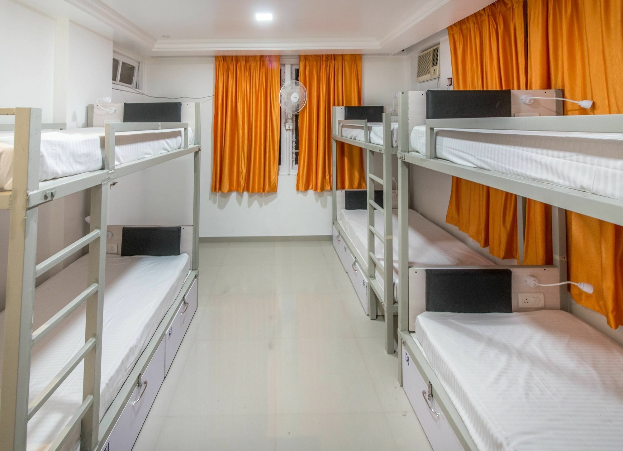 Backpacker Panda Pune Exterior photo